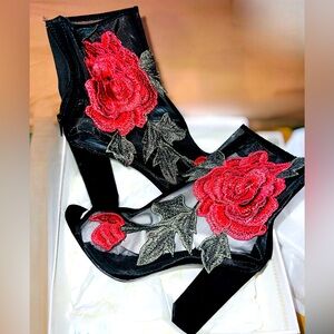 Mesh Floral bootie heels